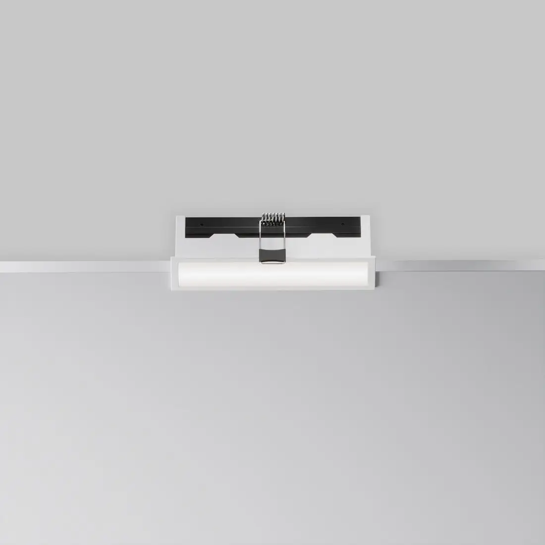 Точечный светильник Maytoni Basis DL066-12W3-6K-W – фото товара