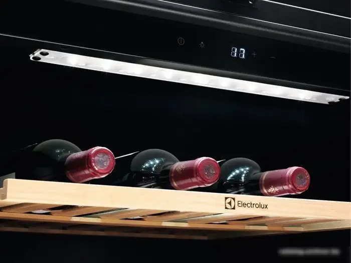 Винный шкаф Electrolux EWUS052B5B — фото товара