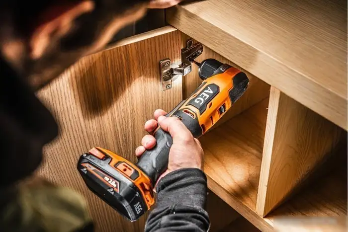 Дрель-шуруповерт AEG Powertools BS18SRABL-0 4935480055 (без АКБ) – фото товара