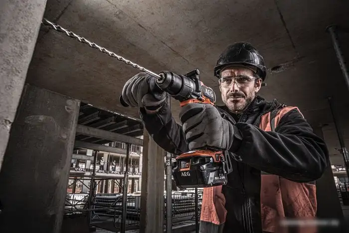 Ударная дрель-шуруповерт AEG Powertools BSB 18C3BL-402C 4935478938 (с 2-мя АКБ 4 Ач, кейс) – фото товара