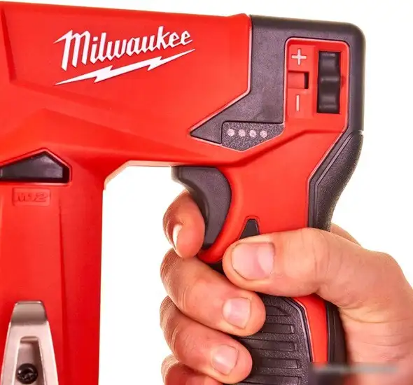 Milwaukee M12 BST-202X 4933459635 (с 2-мя АКБ) – фото товара