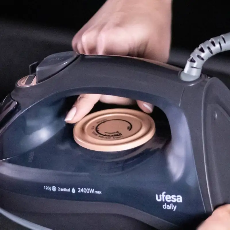 Утюг Ufesa PV1100C Daily (черный/синий) - фото товара