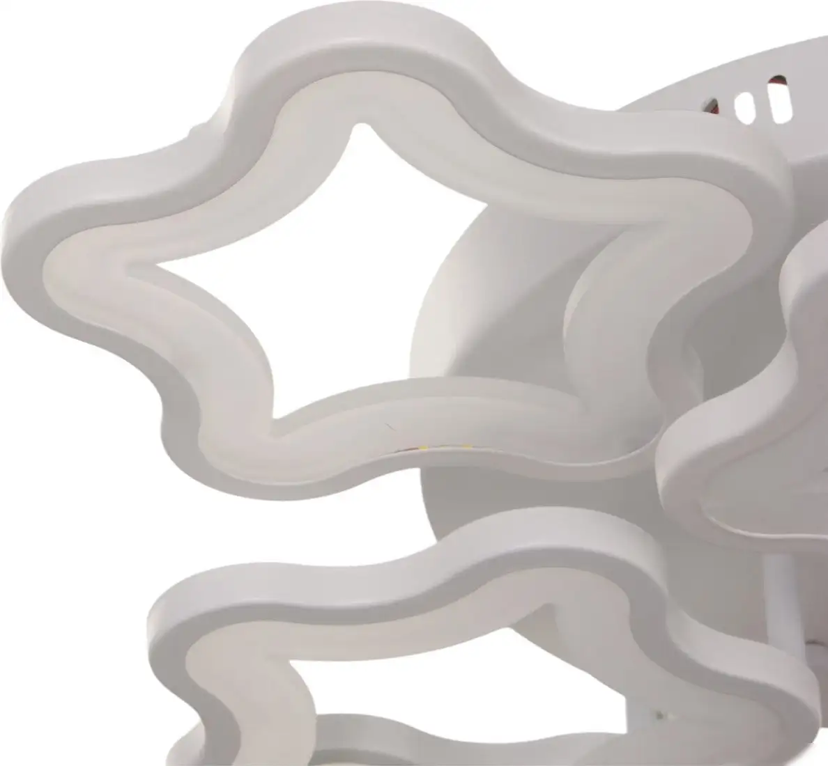 Припотолочная люстра BayerLux 2783/8 7705053 (белый) – фото товара