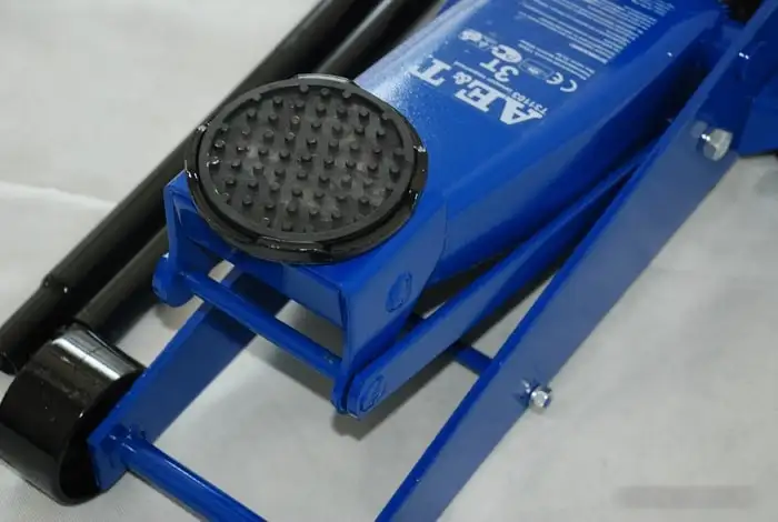 Подкатной домкрат AE&T T31103 3т – фото товара