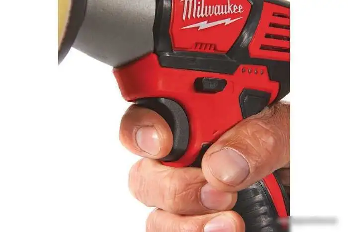 Полировальная машина Milwaukee M12 BPS-0 4933447791 (без АКБ) – фото товара