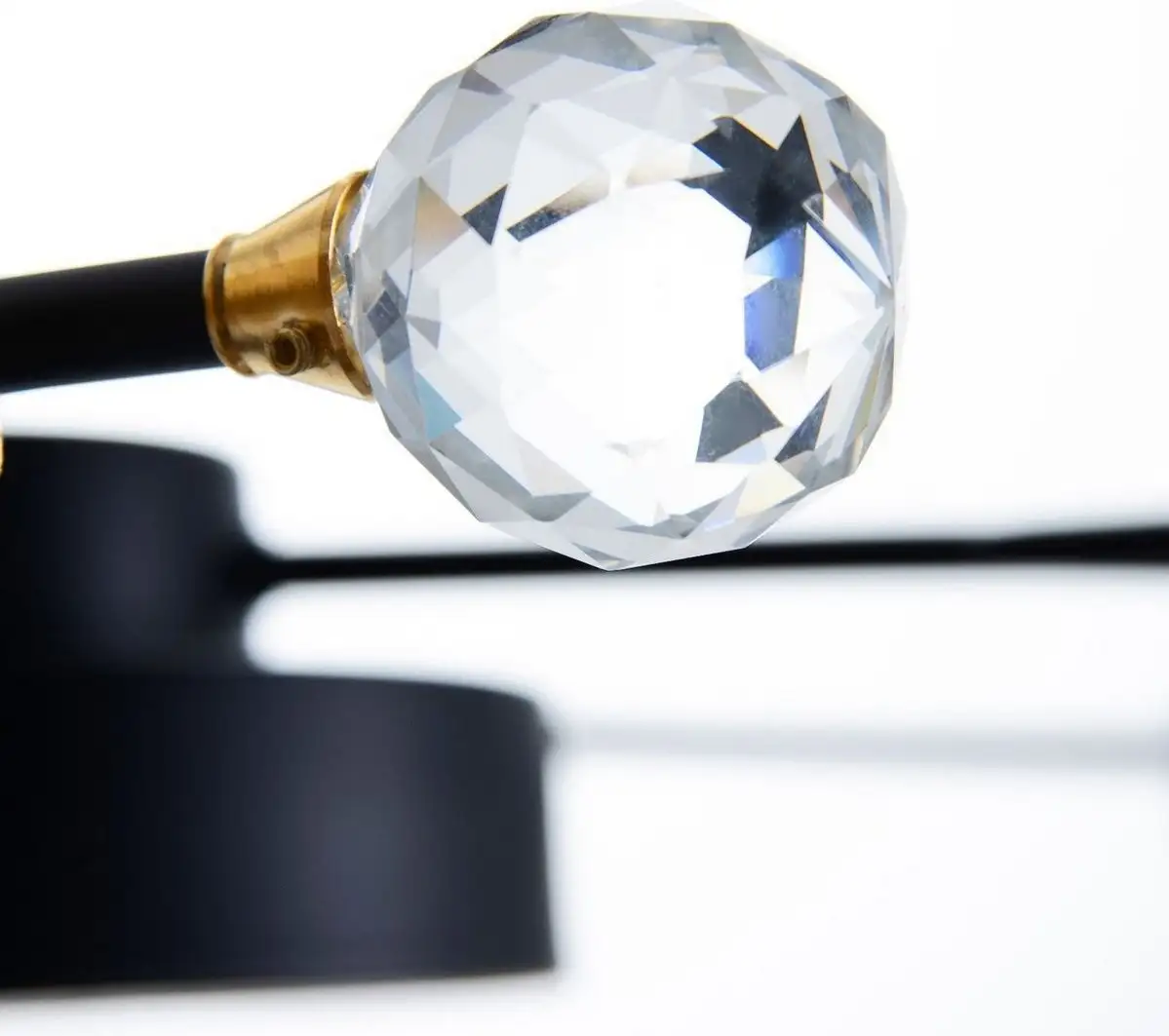 Люстра средней высоты BayerLux Терра 9197472 (черный/золото) – фото товара