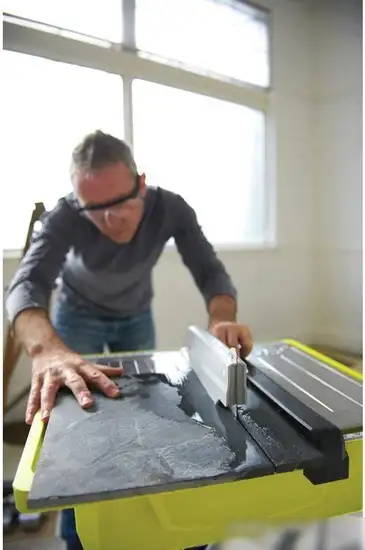 Электрический плиткорез Ryobi WS721S – фото товара