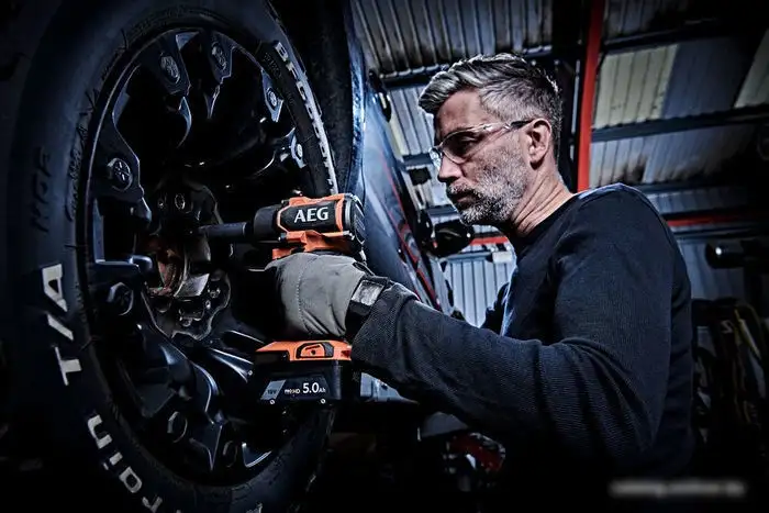 Гайковерт AEG Powertools BSS18MTF12BL-402C 4935479664 (с 2-мя АКБ, кейс) – фото товара