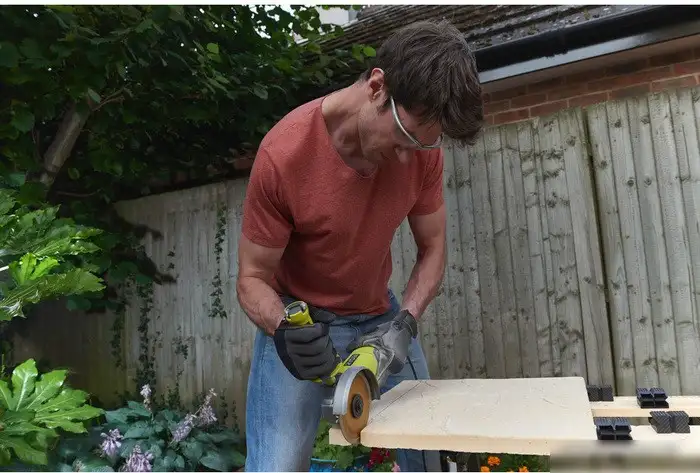 Угловая шлифмашина Ryobi RAG1010-125SF [5133002497] – фото товара