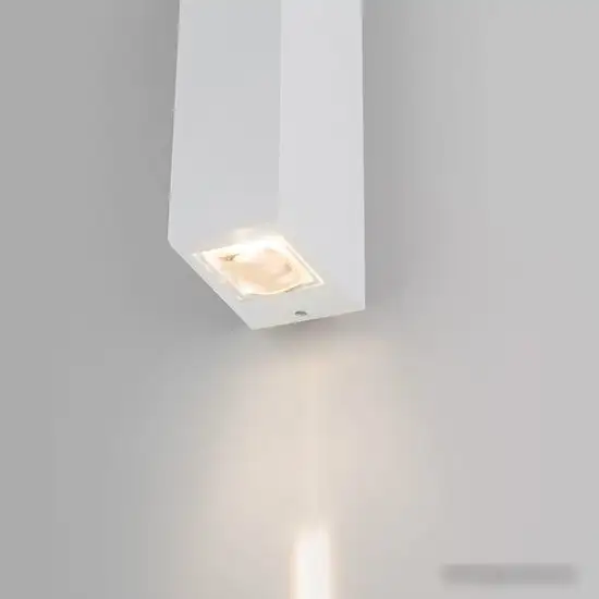 Уличный настенный светильник Elektrostandard Blaze LED 35136/W (белый)