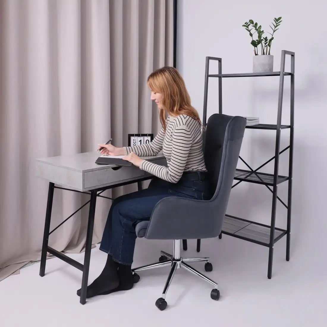 Офисное кресло AksHome Bella XL (chrome Kiton 713 Graphite велюр/графит) – фото товара