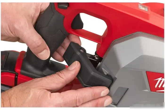 Дисковая (циркулярная) пила Milwaukee Fuel M18 FMCS66-0C 4933472110 (без АКБ, кейс) – фото товара