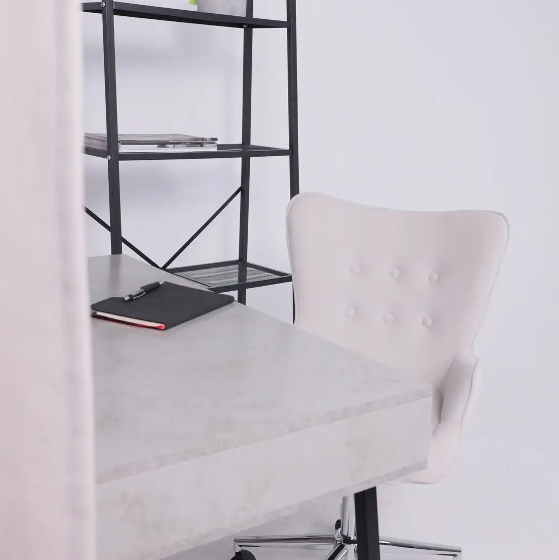 Офисное кресло AksHome Bella (chrome Kiton 701 велюр/белый антарктида) – фото товара