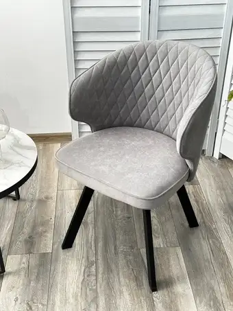 Стул с подлокотниками M-City Skat 670M05312 (B22 cерый/черный) – изображение в каталоге