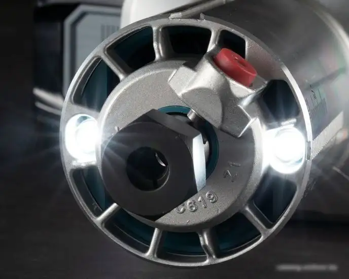 Кромочно-петельный фрезер Makita RT001GZ19 (без АКБ) – подробное фото Кромочно-петельный фрезер Makita RT001GZ19 (без АКБ) – фото товара