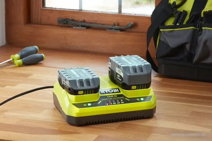 Зарядное устройство Ryobi One+ RC18240 5133005579 (18В) – фото товара