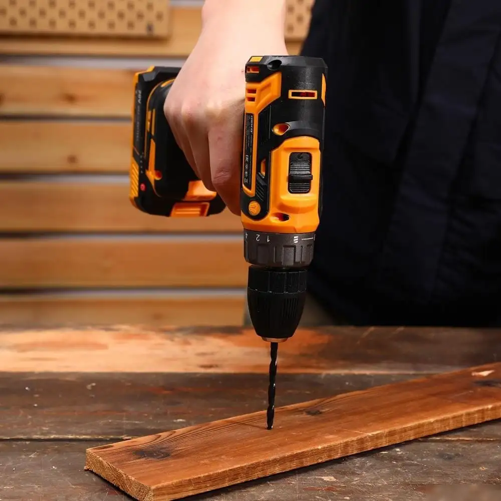 Дрель-шуруповерт Deko DKCD20-Li 085-1123 (с 2-мя АКБ, кейс) – фото товара