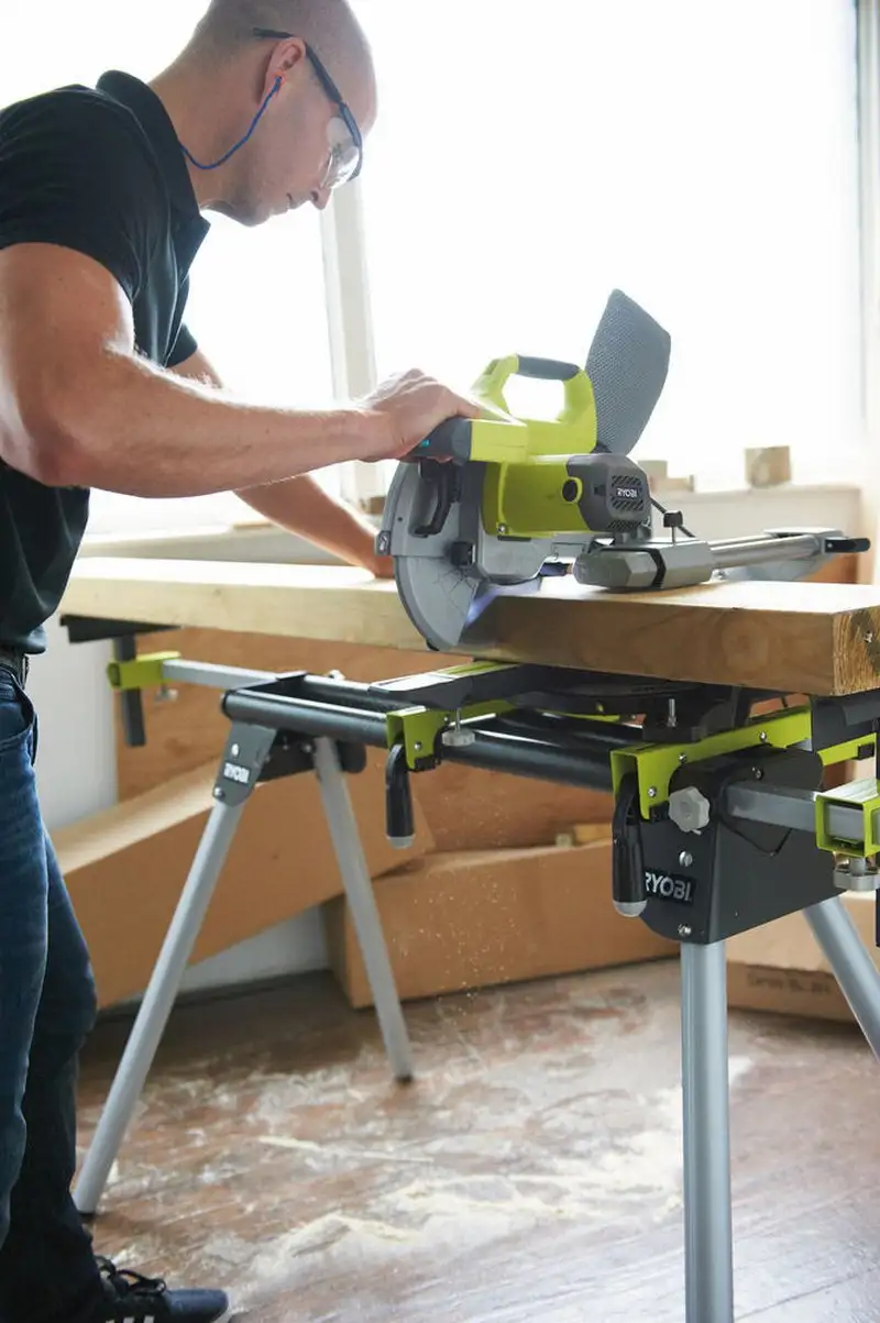 Торцовочная пила RYOBI EMS216L – фото товара