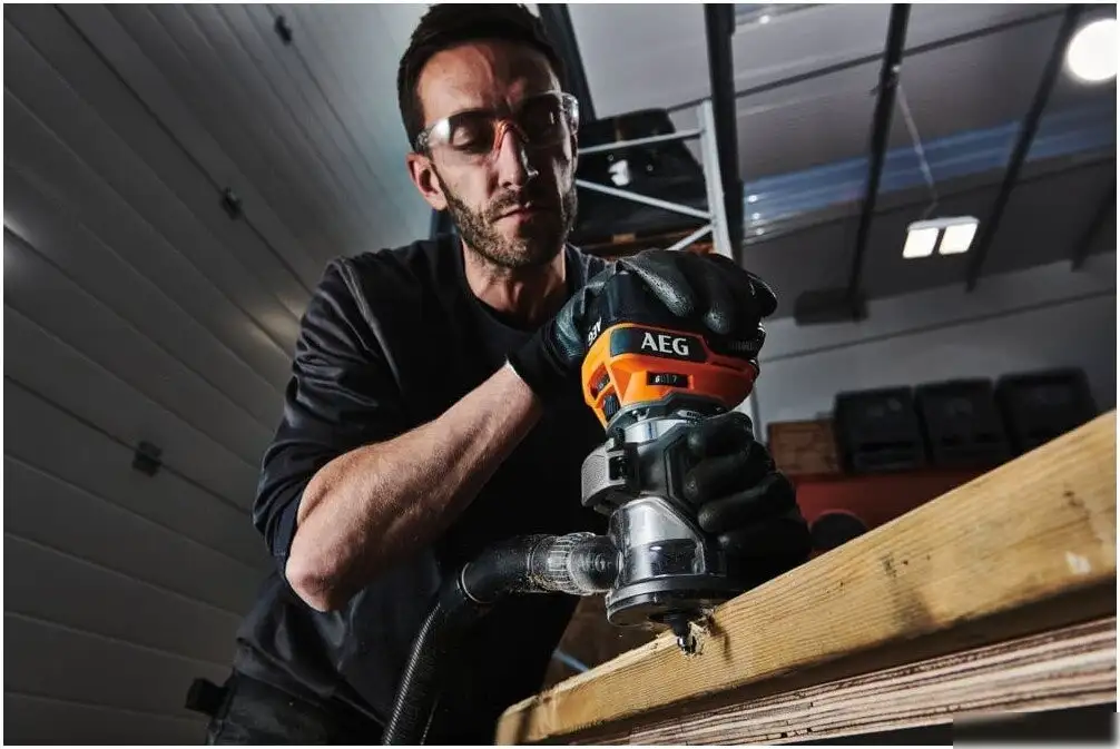Кромочно-петельный фрезер AEG Powertools BOF18BL3-0 4935493555 (без АКБ) – фото товара
