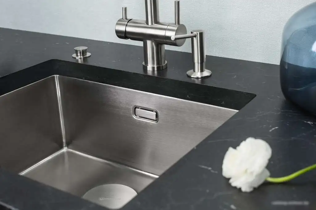 Кухонная мойка Omoikiri Tadzava 54-U/I-LG Ultra (светлое золото) - фото товара