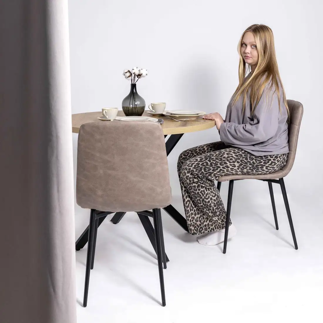 Стул Алвест AV 406-N (песочная замша Kiprus 03/черный)