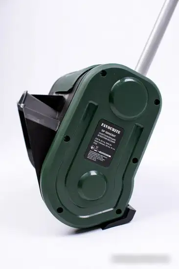 Снегоуборщик Favourite SP 1500/30T – подробное фото Снегоуборщик Favourite SP 1500/30T – фото товара