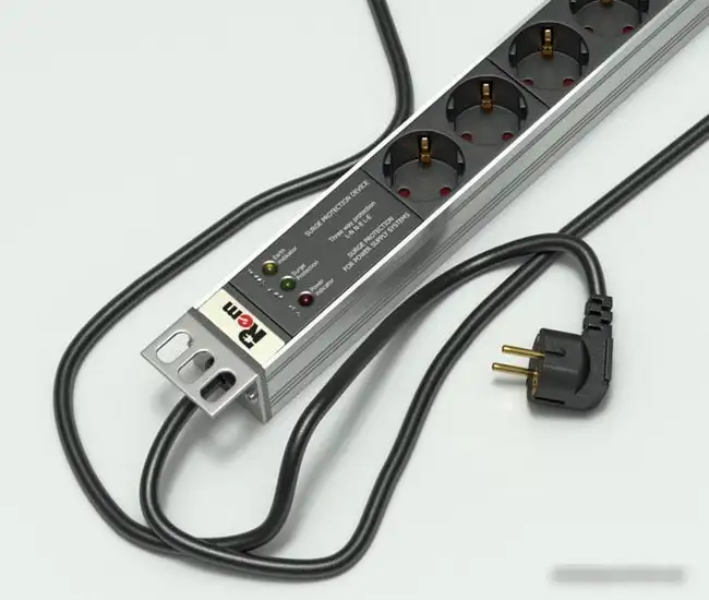 Блок розеток ЦМО R-16-7S-FI-440-3 (7 розеток, шнур 3 м) – фото товара