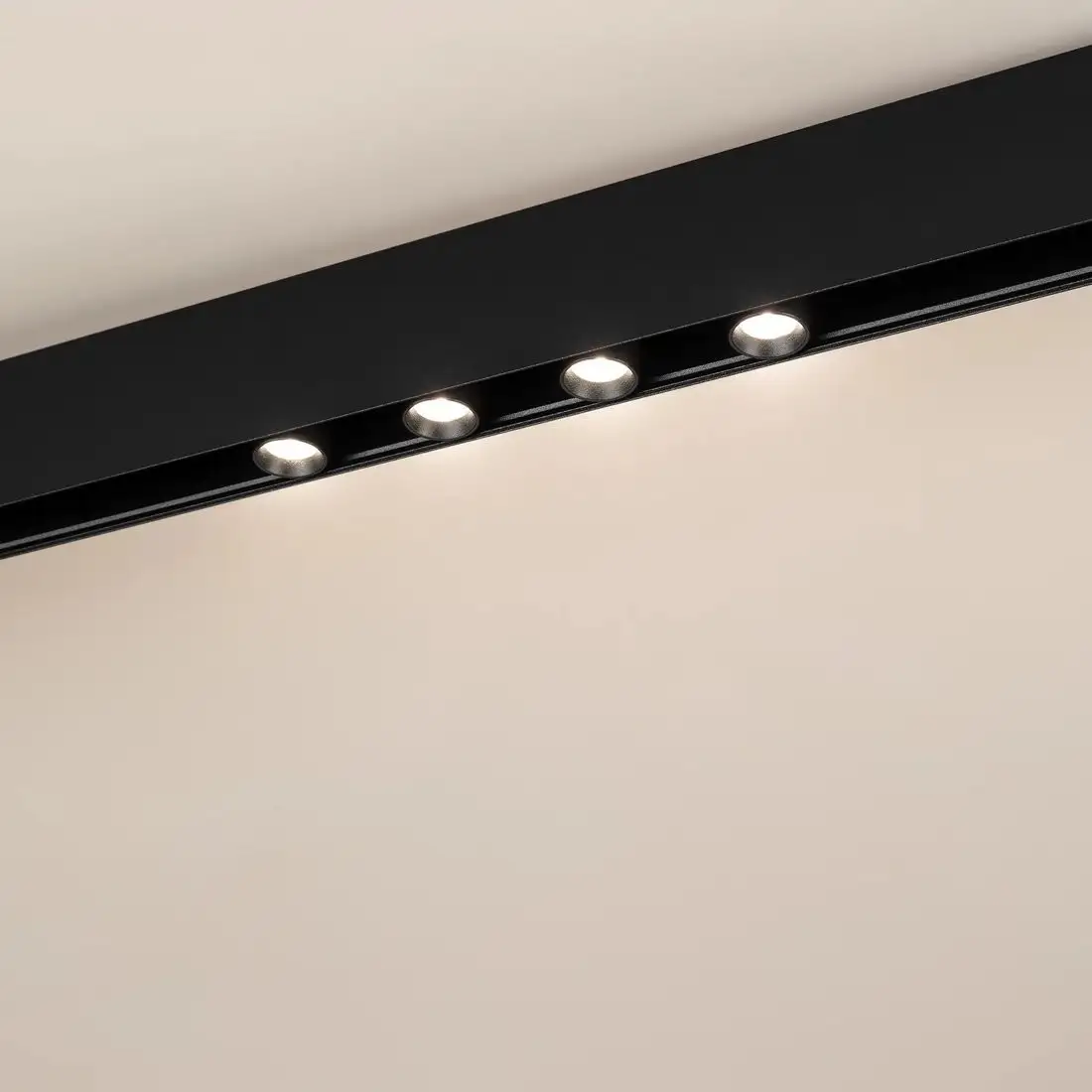 Трековый светильник Arlight MAG-ORIENT-KRATER-L195-12W Warm3000 BK 25deg 035582 – фото товара