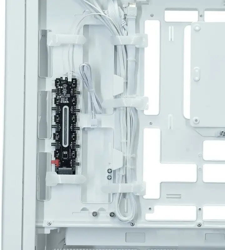 Корпус XASTRA A700 7ARGB-C10-UC (белый) – фото товара