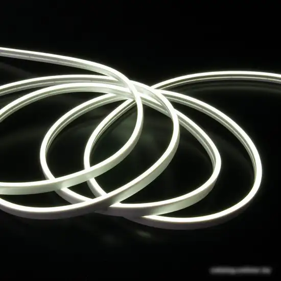 Гибкий неон Elektrostandard 24V 10W 120Led 2835 IP65, холодный белый a056260 – фото товара