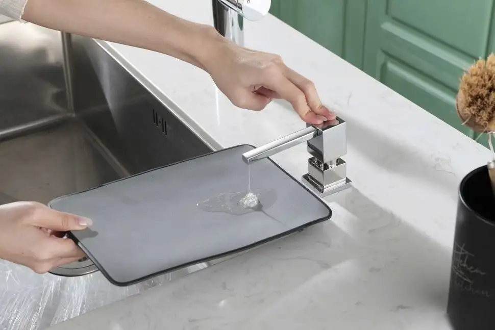 Дозатор для жидкого мыла Grocenberg AC0033 (хром) – фото товара