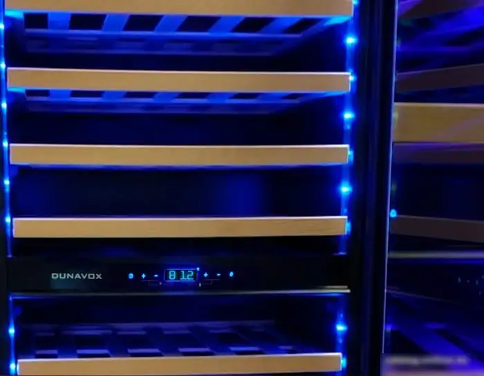 Винный шкаф Dunavox DAVG-114.288DOP.TO — фото товара