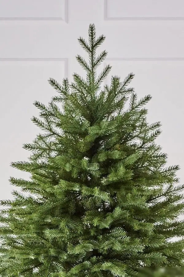 Ель Max Christmas Версальская ЕСВ 18 (1.8м, подставка металл) – фото товара