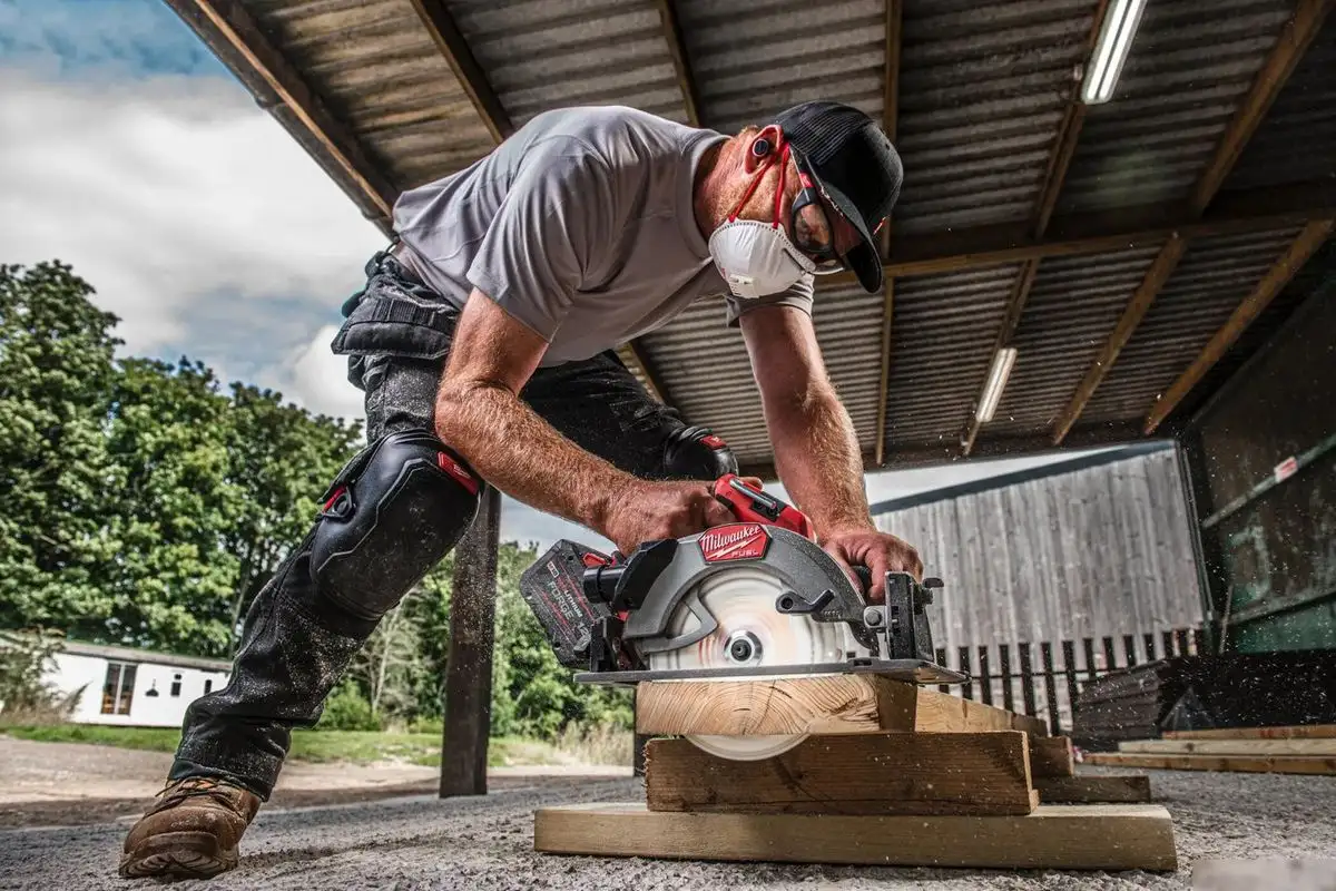 Дисковая (циркулярная) пила Milwaukee M18FCS66GR3-0 4933493491 (без АКБ) – фото товара