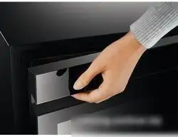 Винный шкаф Electrolux EWUS018B7B — фото товара