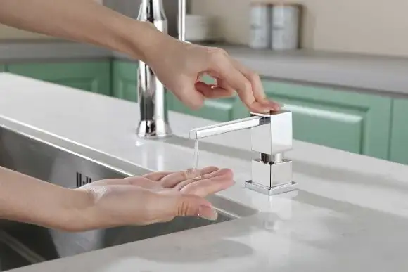 Дозатор для жидкого мыла Grocenberg AC0033 (хром) – фото товара