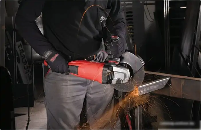 Угловая шлифмашина Milwaukee AGVK24-230EK 4933451413 – фото товара