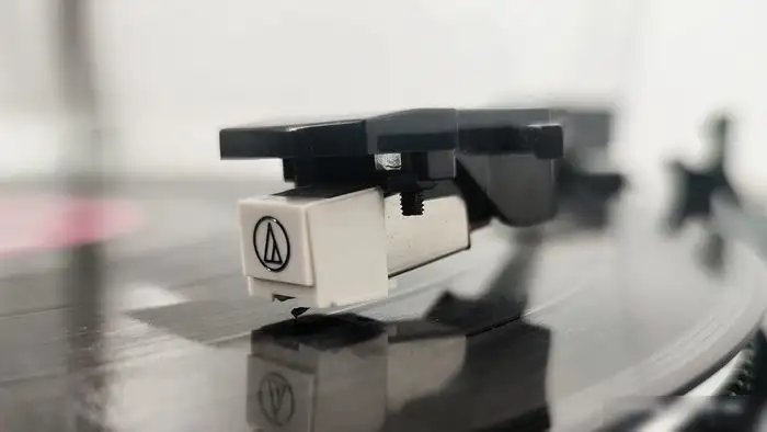 Виниловый проигрыватель Music Public Kingdom TT21AT – фото товара