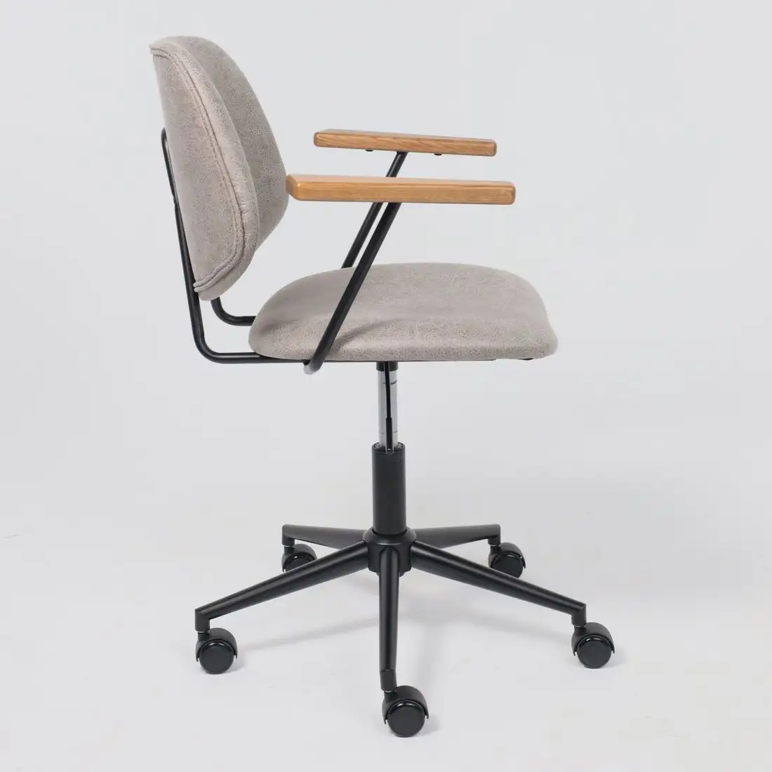 Офисное кресло AksHome Trix (экокожа винтажный светло-серый Watusi 09/черный) – фото товара