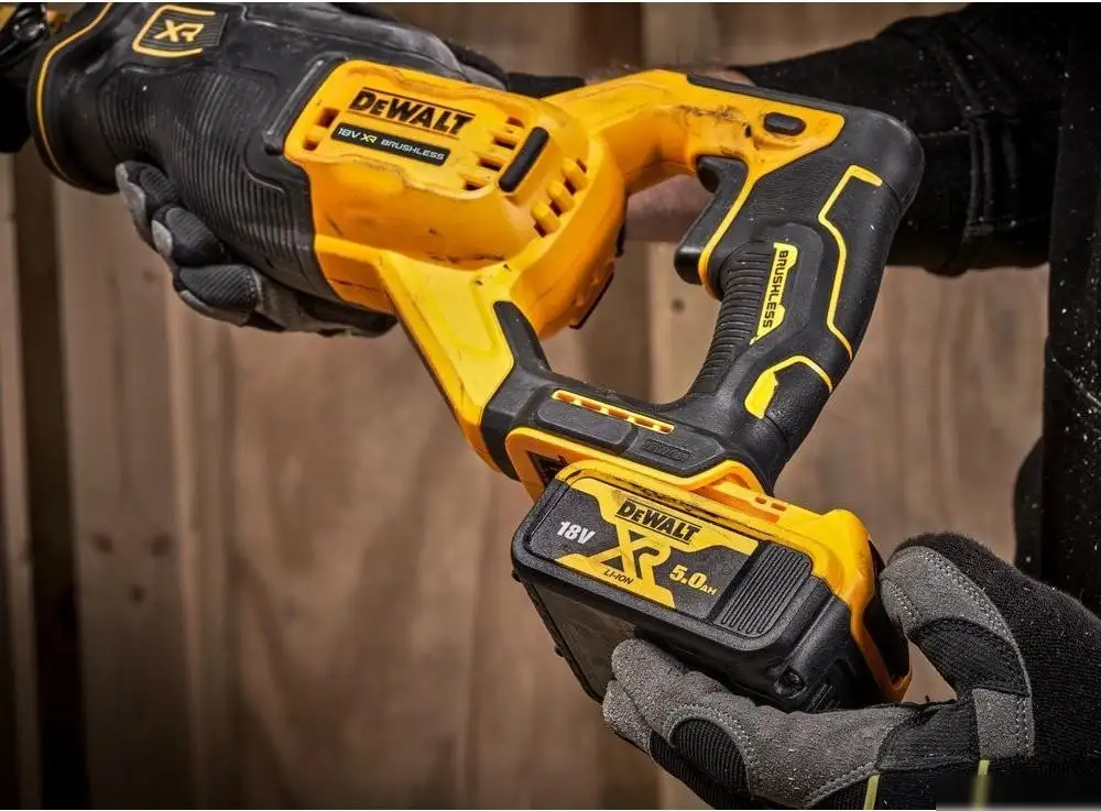 Сабельная пила DeWalt DCS382N (без АКБ) – фото товара