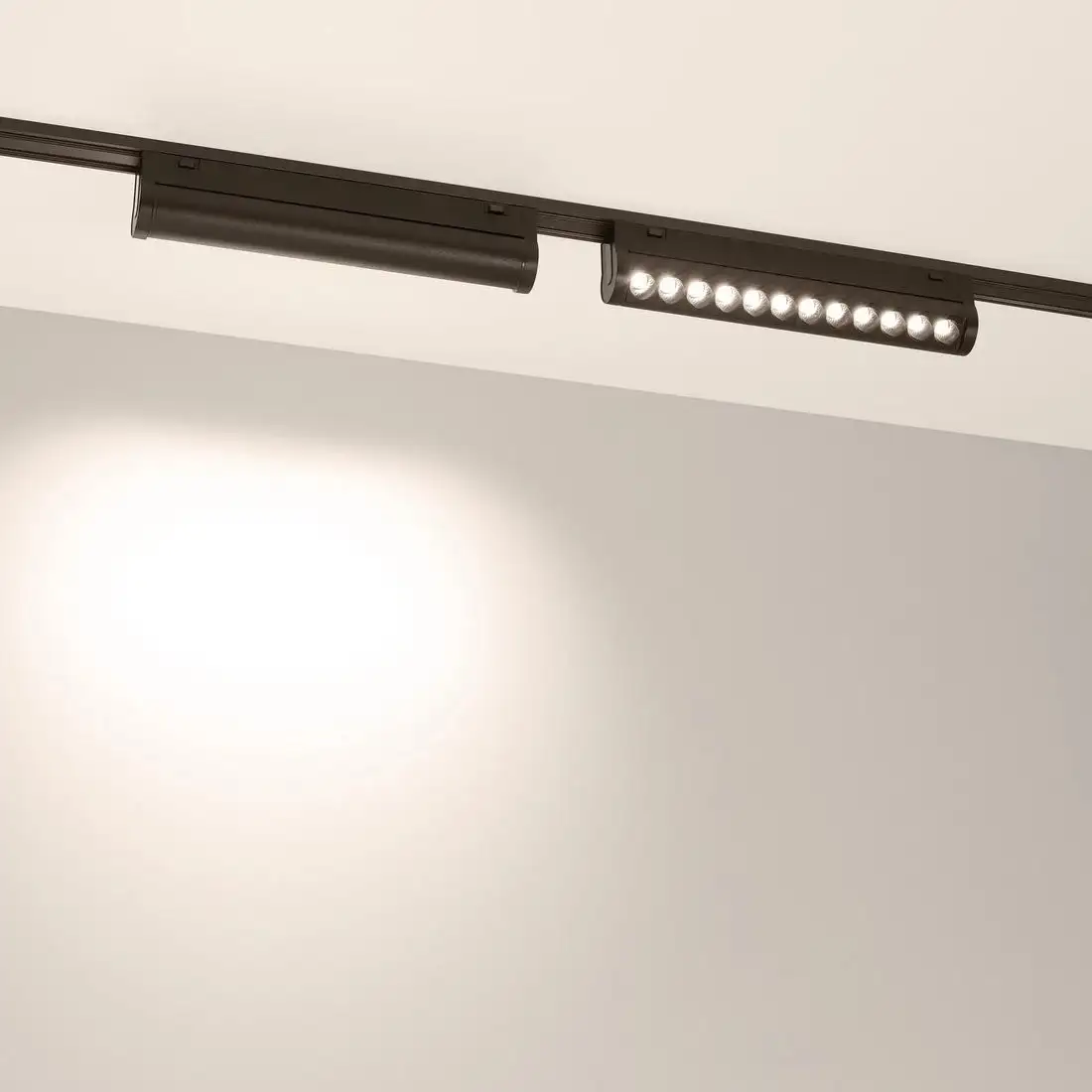 Трековый светильник Arlight MAG-VIBE-LASER-TURN-L209-12W Day4000-MIX BK 24deg 044177 – фото товара