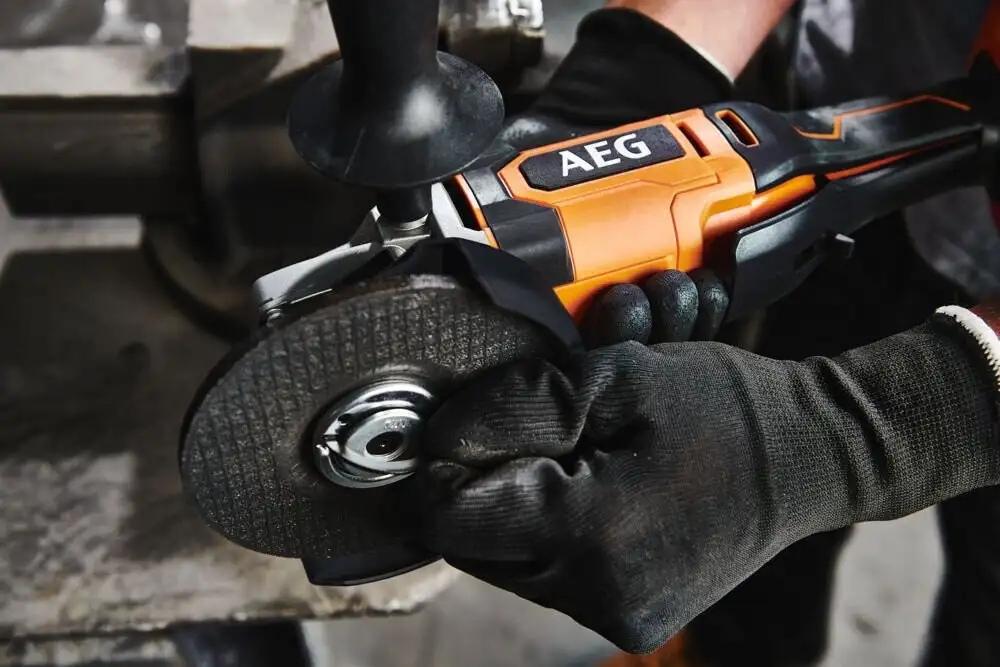 Угловая шлифмашина AEG Powertools BEWS18-125X2-0 4935498182 (без АКБ) – фото товара