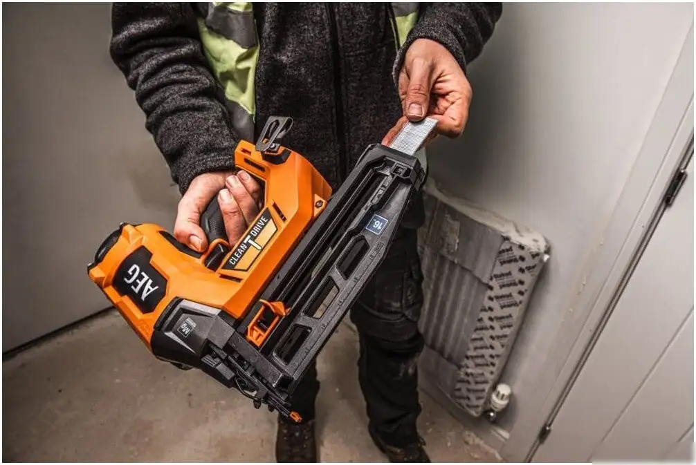 Гвоздезабиватель AEG Powertools B18BN16-0 4935498189 (без АКБ) – фото товара