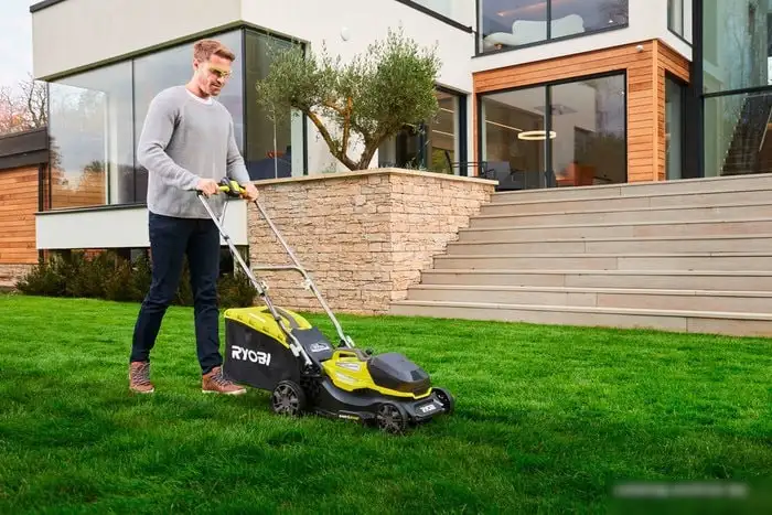 Колёсная газонокосилка Ryobi RY18LMX37A-150 (с АКБ 5 Ah) – фото товара
