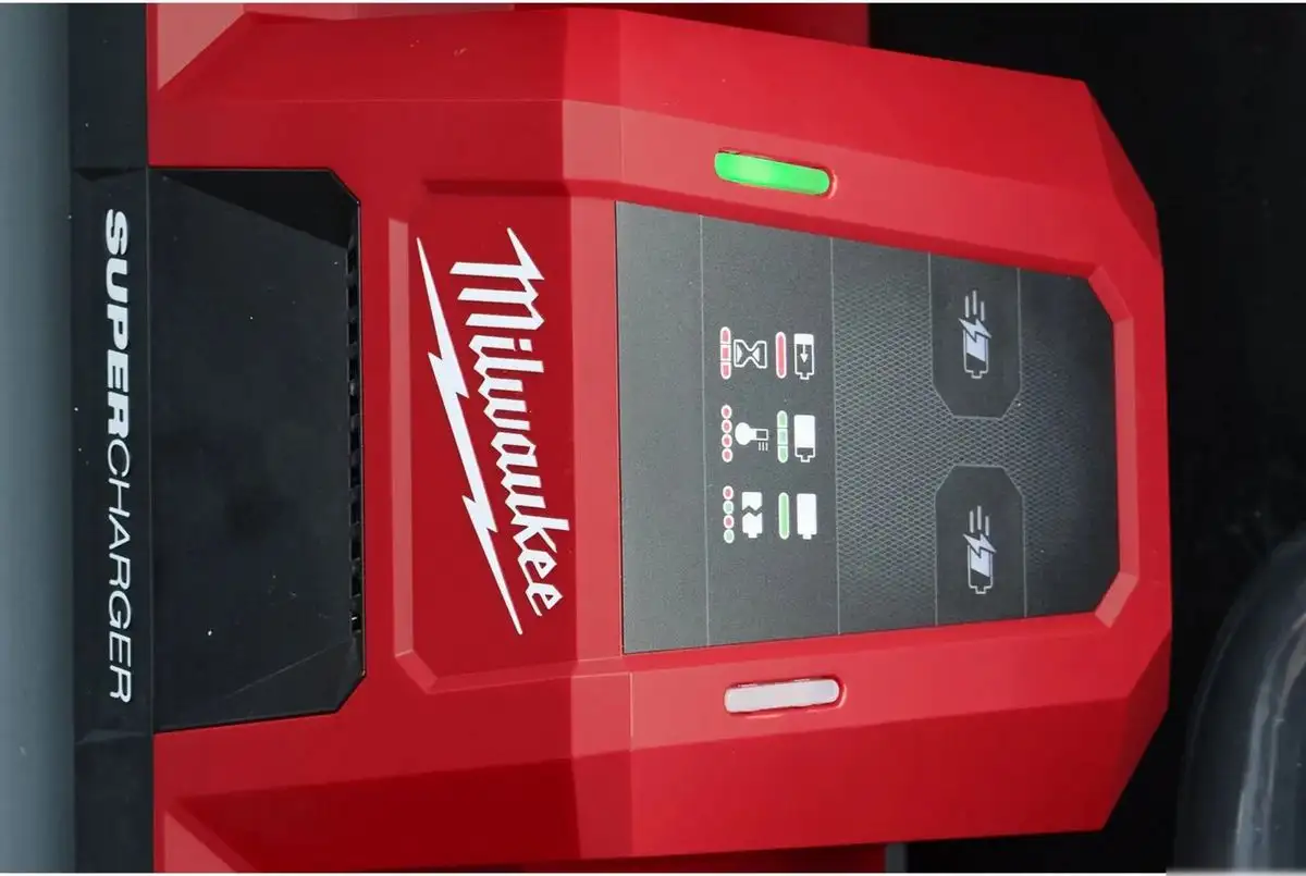 Зарядное устройство Milwaukee M18MDBSC 4932498557 (18В) – фото товара