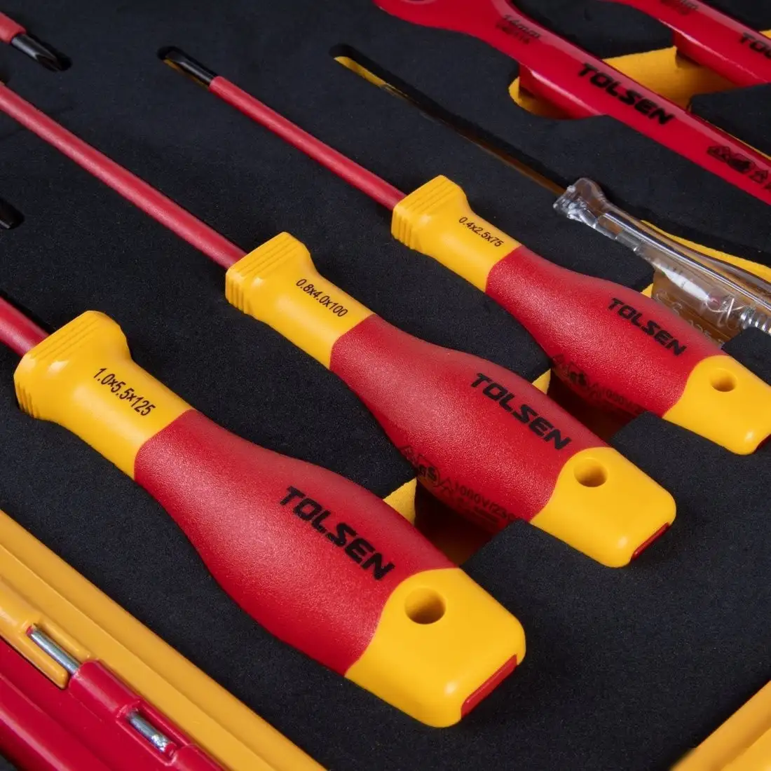 Универсальный набор инструментов Tolsen TTV83718 (18 предметов) – фото товара