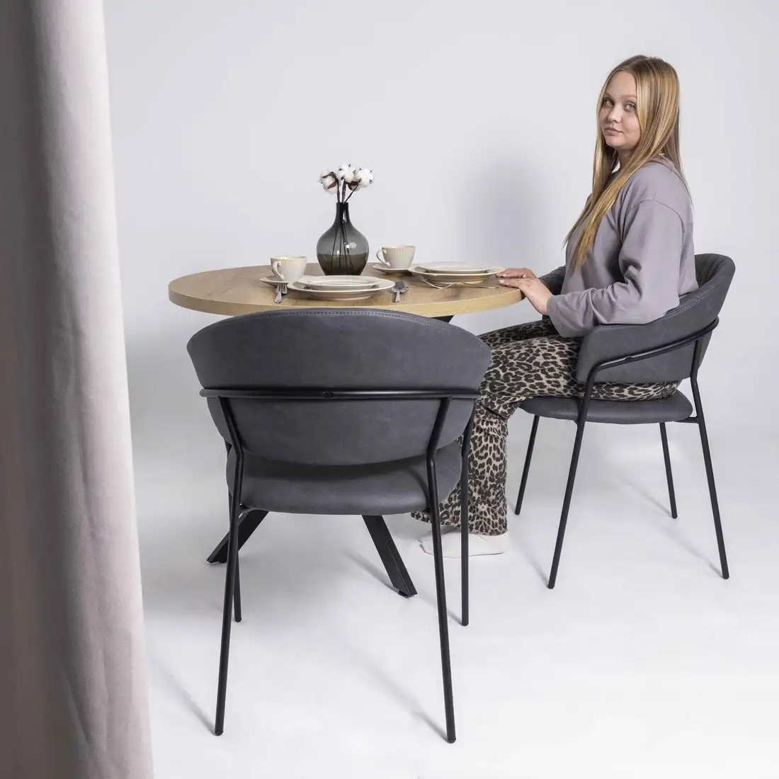 Стул с подлокотниками Алвест AV 433 (графитовая замша Kiprus 13/черный)