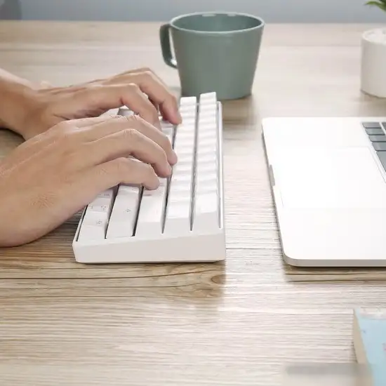 Клавиатура Royal Kludge RK61 RGB (белый, RK Red) – фото товара