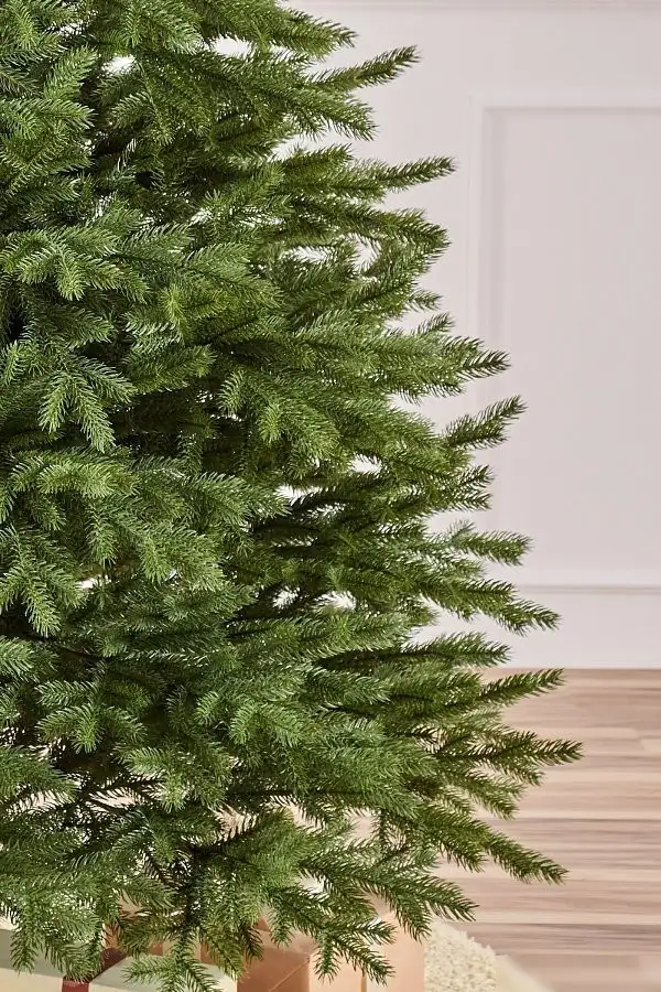 Ель Max Christmas Версальская ЕСВ 18 (1.8м, подставка металл) – фото товара