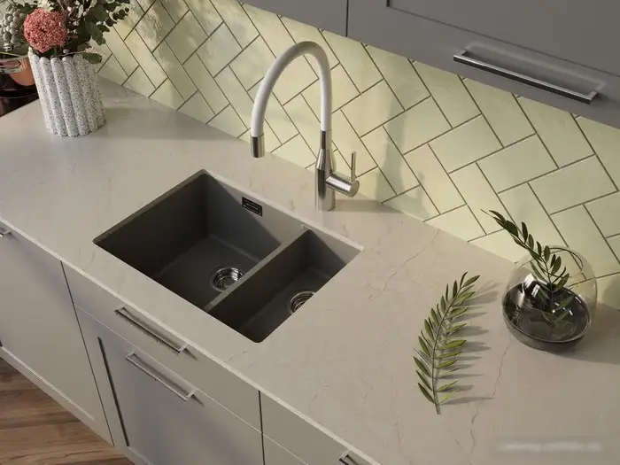 Смеситель Omoikiri Yatomi 2 PLUS BN-BL (нержавеющая сталь/белый) - фото товара